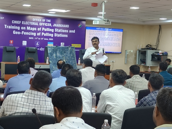 मुख्य निर्वाचन पदाधिकारी सहित अन्य
