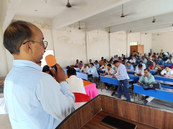 कर्रा प्रखंड के शिक्षकों को दिया गया प्रशस्त एप का प्रशिक्षण कर्रा प्रखंड के शिक्षकों को दिया गया प्रशस्त एप का प्रशिक्षण