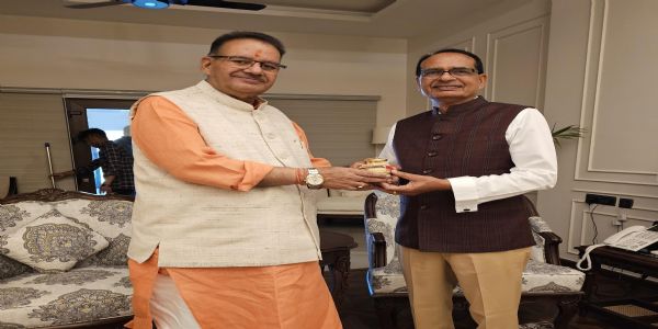 कृषि मंत्री गणेश जोशी ने की केंद्रीय मंत्री शिवराज सिंह चौहान से मुलाकात