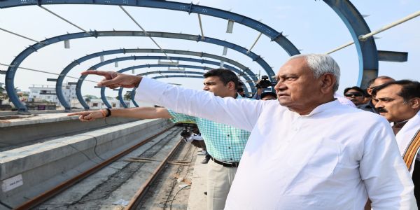 मुख्यमंत्री ने पटना मेट्रो रेल परियोजना के निर्माण कार्यों की प्रगति का लिया जायजा