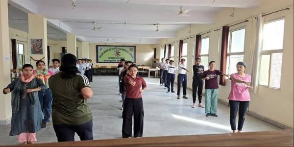 ग्वालियरः अपराजिता कार्यक्रम के तहत छात्राओं को सिखाए जा रहे हैं आत्मरक्षा के गुर