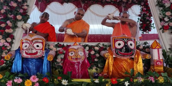 जग के नाथ भगवान जगन्नाथ का हुआ महाभिषेक, रथ यात्रा 29 को