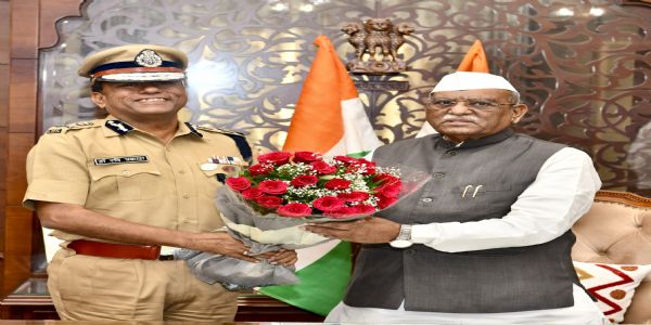 राज्यपाल से पुलिस महानिदेशक डॉ. मेहरड़ा ने की शिष्टाचार भेंट