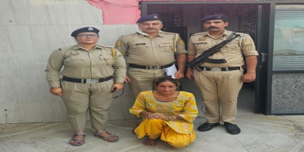 इंदौरा में महिला नशा तस्कर को किया गया निरुद्ध, एनडीपीएस के हैं कई मामले दर्ज