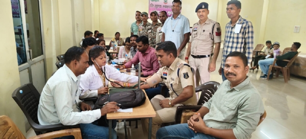 पुलिस व उनके परिजनों के लिए निःशुल्क स्वास्थ्य शिविर का हुआ आयोजन