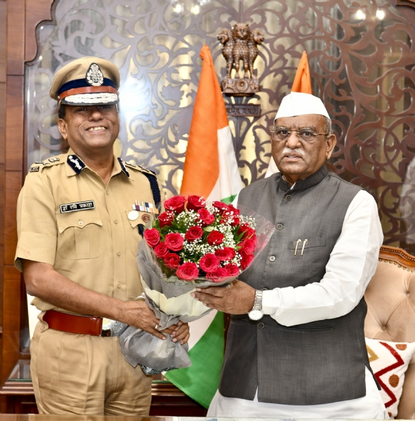 राज्यपाल से पुलिस महानिदेशक डॉ. मेहरड़ा ने की शिष्टाचार भेंट