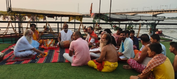 अयोध्या में मां सरयू का अवतरण दिवस धूमधाम से मनाया गया