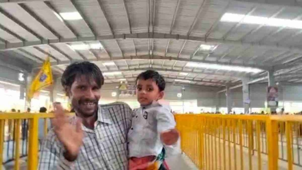 आराेपी की गाेद में रक्षम