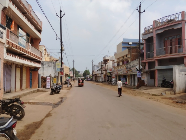 गोकुलपुर वार्ड के पास की सड़क।