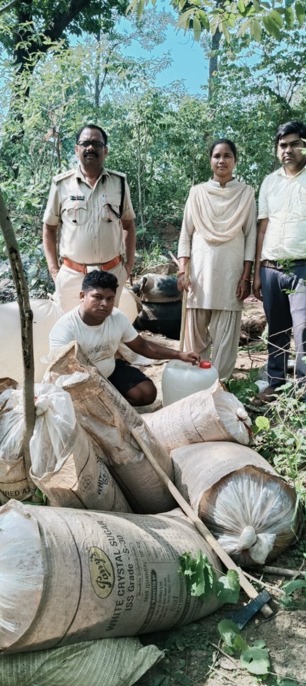 अवैध शराब निर्माण, भंडारण एवं परिवहन पर आबकारी विभाग द्वारा लगातार कार्रवाई की जा रही है