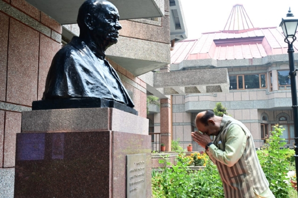 प्रशिक्षण समापन समारोह में बाेलते हुए लोक सभा अध्यक्ष ओम बिरला ।