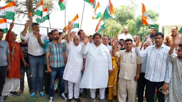 डोडा में कांग्रेस की जय हिंद सभा व यात्रा, राज्य का दर्जा बहाल करने की उठी मांग