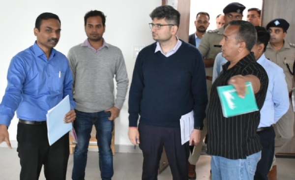 भराडीसैंण में योग दिवस की तैयारियों का जायजा लेते हुए अपर सचिव विजय कुमार जोगदंडे।