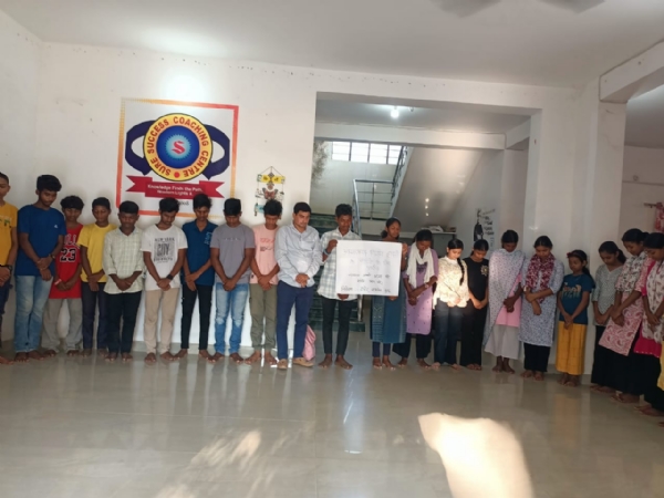 विमान हादसे में मारे गये लागों को दी गई श्रद्धांजलि