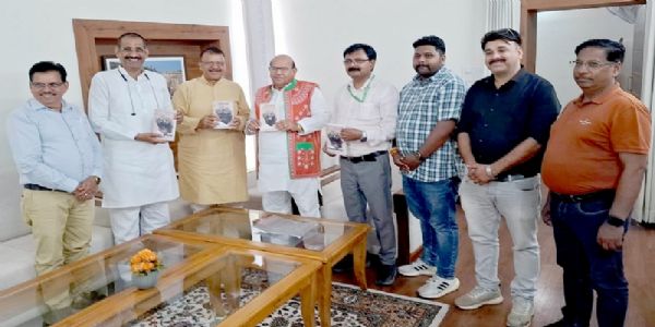 मप्रः जनजाति आयोग के अध्यक्ष ने किया “जेलोत्कर्ष’’ पुस्तक का विमोचन