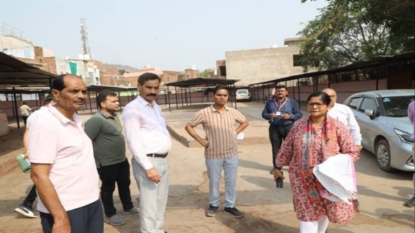 कलेक्टर और नगर निगम आयुक्त ने किया विक्षिन्न क्षेत्रों का निरीक्षण