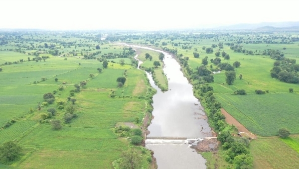 खण्डवा जिले की घोड़ा पछाड़ नदी की सूखी जलधारा पुनः हुई प्रवहमान