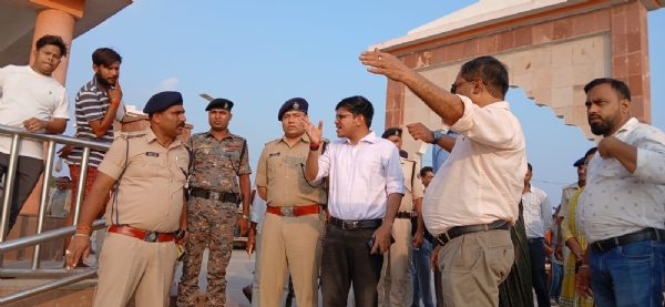 जायजा लेते डीडीसी