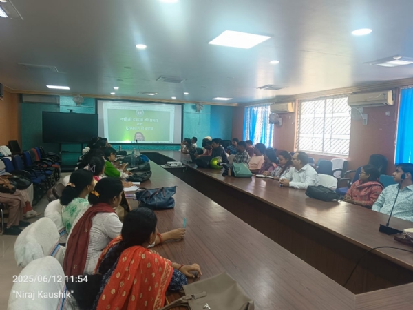मादक पदार्थों को लेकर जागरूकता कार्यक्रम की तस्‍वीर