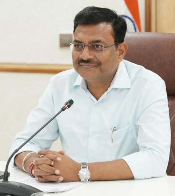 मुख्य सचिव आनन्द बर्द्धन