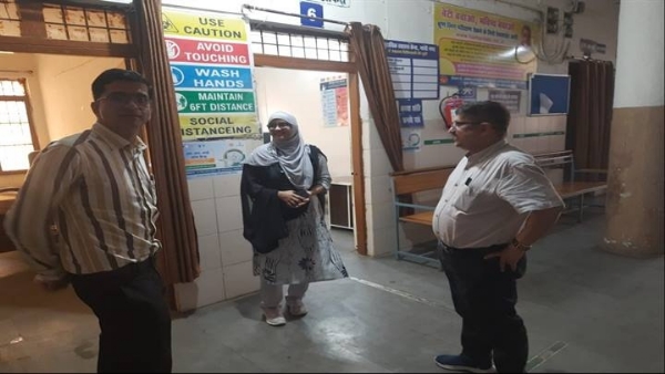 सीएमएचओ डॉ. मनीष शर्मा ने गांधीनगर अस्पताल का किया निरीक्षण