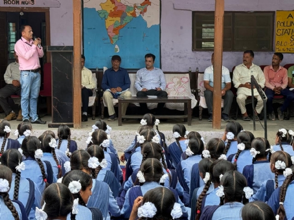 SDM Bani visited Sitti Panchayat and heard the complaints of the people, assured redressal
