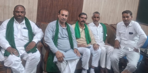बैठक के दौरान जिला भाकियू इकाई के सदस्य