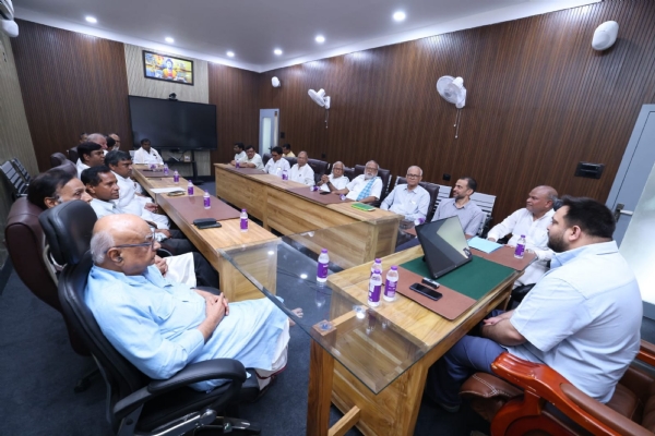 राजद नेता तेजस्वी यादव  इंडिया गठबंधन के समन्वय समिति एवं विभिन्न समन्वय उप समितियों की बैठक की अध्यक्षता इंडिया गठबंधन के सभी घटक दलों के वरिष्ठ नेतागण की उपस्थिति में करते