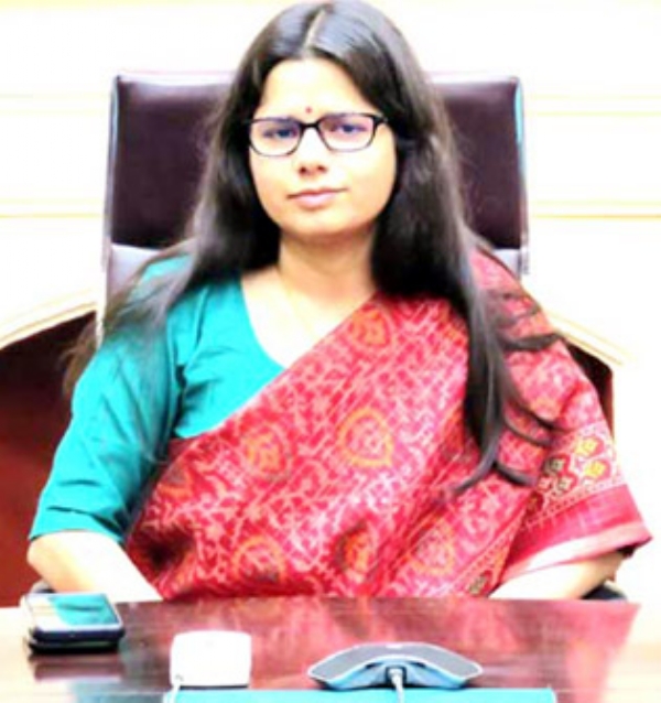 जिलाधिकारी वंदना सिंह।