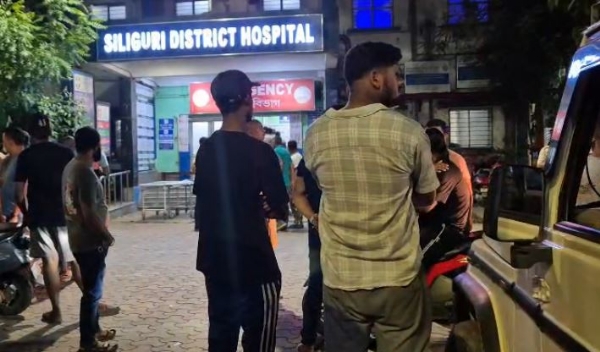 युवती पर चाकू से जानलेवा हमला, आरोपित फरार