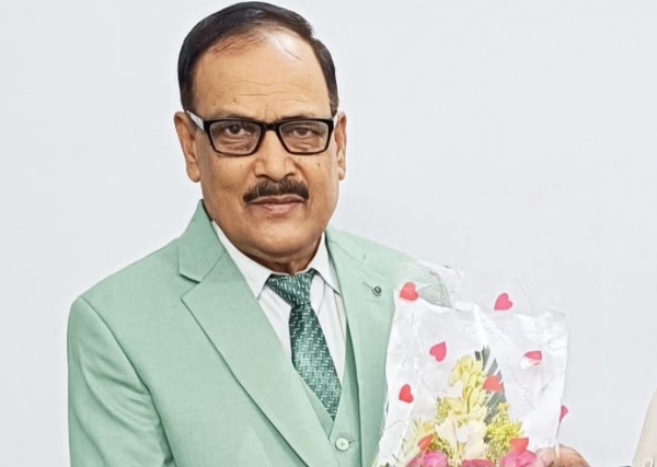 पदभार ग्रहण करते पूर्व न्यायाधीश पदभार ग्रहण करते पूर्व न्यायाधीश