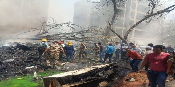 कोलकाता एयरपोर्ट के पास रहने वालों में दहशत, अहमदाबाद विमान हादसे के बाद बढ़ी चिंता