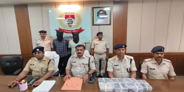 अवैध हथियार तस्करी के आरोप में दो पकड़े गए