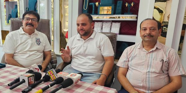 स्वर्णकार संघ जम्मू पश्चिम ने गर्मी की छुट्टियों के कारण दुकान बंद होने से पहले जन जागरूकता का आग्रह किया