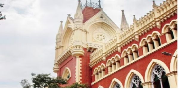 कलकत्ता हाईकोर्ट सख्त, आरोपित को कानूनी सहायता न देने पर दो न्यायिक अधिकारियों को ठहराया जिम्मेदार
