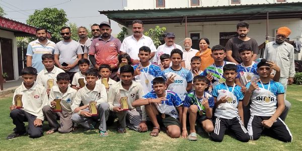 उत्तर प्रदेश में अंतर राज्य खेल प्रतियोगिताओं में बेहतर स्थान हासिल कर लौटे खिलाड़ियों का हुआ स्वागत
