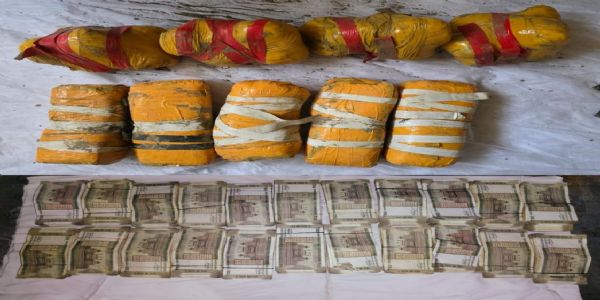 पंजाब पुलिस ने दाे तस्कर पकड़े, 4.5 किलोग्राम हेरोइन और 11 लाख ड्रग मनी बरामद