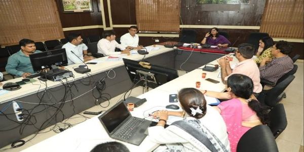 कम वजन के बच्चों को सुपोषित करने के लिये टू-डू-लिस्ट सहित कार्ययोजना बनाएँ: कलेक्टर