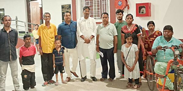 दिव्यांग संस्था ने दिव्यांगजन कल्याण के अध्यक्ष को सौंपा मांग पत्र