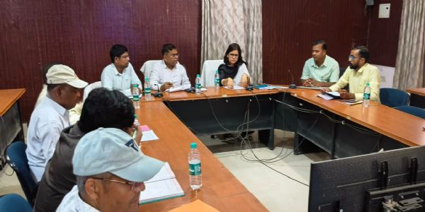डीडीसी ने जल जीवन हरियाली को लेकर अधिकारियों के साथ की समीक्षा बैठक