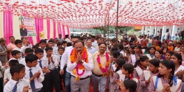 शिक्षा और बुनियादी ढांचे को मिली नई सौगात, मंत्री हर्षवर्धन चौहान ने किया 30 लाख की लागत से बने कक्षों का लोकार्पण
