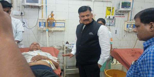 जौनपुर में तापमान पहुंचा 44 डिग्री, जिलाधिकारी ने लोगों से की घर में रहने की अपील