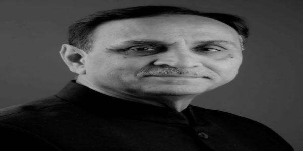 विजय रूपाणी: साधारण बालक से मुख्यमंत्री तक का संघर्षमय सफर