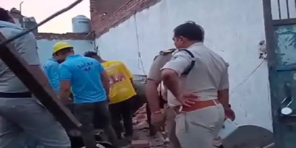 मप्र के ग्वालियर में दो मंजिला मकान की दीवार गिरने से मलबे में दबे पांच लोग, चार की मौत