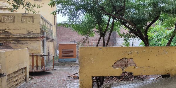मुरादाबाद में तेज हवा के साथ झमाझम बारिश शुरू, गर्मी से राहत मिली