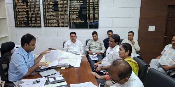 फरीदाबाद : निगमायुक्त ने एनआईटी के पार्षदों के साथ की बैठक, पूछी समस्याएं