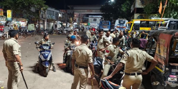 देर रात तक घूमने वालों को दी गई कड़ी कार्रवाई की चेतावनी