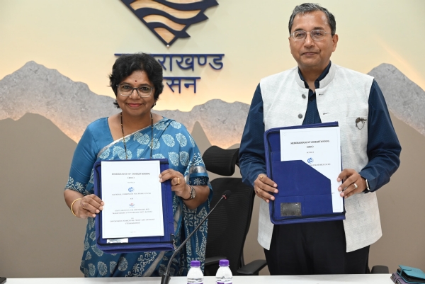 राष्ट्रीय महिला आयोग की अध्यक्ष विजय रहाटकर और सेतु आयोग के उपाध्यक्ष राज शेखर जोशी राष्ट्रीय महिला आयोग की अध्यक्ष विजय रहाटकर और सेतु आयोग के उपाध्यक्ष राज शेखर जोशी