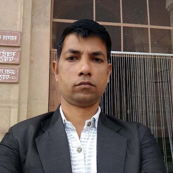 सामाजिक कार्यकर्ता नरेश गुणपाल।