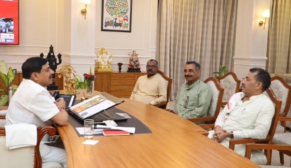 मुख्यमंत्री डॉ. मोहन यादव से शुक्रवार देर शाम भारतीय किसान संघ के अध्यक्ष ने सौजन्य भेंट
